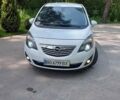 Белый Опель Мерива, объемом двигателя 1.69 л и пробегом 283 тыс. км за 7900 $, фото 1 на Automoto.ua