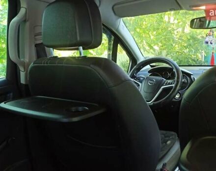 Белый Опель Мерива, объемом двигателя 1.36 л и пробегом 200 тыс. км за 8700 $, фото 11 на Automoto.ua