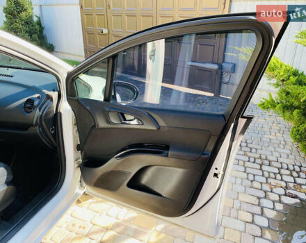 Опель Мерива 2013 в Харькове на Automoto.ua Белый Опель Мерива, объемом двигателя 1.69 л и пробегом 241 тыс. км за 6800 $, фото 38 на Automoto.ua