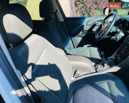 Опель Мерива 2013 в Харькове на Automoto.ua Белый Опель Мерива, объемом двигателя 1.69 л и пробегом 241 тыс. км за 6800 $, фото 40 на Automoto.ua