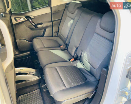 Белый Опель Мерива, объемом двигателя 1.69 л и пробегом 245 тыс. км за 6800 $, фото 17 на Automoto.ua
