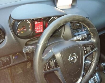 Білий Опель Меріва, об'ємом двигуна 1.63 л та пробігом 108 тис. км за 9000 $, фото 3 на Automoto.ua