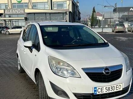 Белый Опель Мерива, объемом двигателя 1.3 л и пробегом 252 тыс. км за 5600 $, фото 1 на Automoto.ua