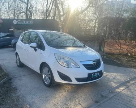 Белый Опель Мерива, объемом двигателя 1.3 л и пробегом 252 тыс. км за 5500 $, фото 1 на Automoto.ua