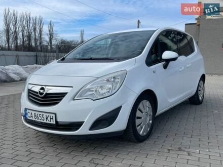 Белый Опель Мерива, объемом двигателя 1.3 л и пробегом 257 тыс. км за 5700 $, фото 1 на Automoto.ua