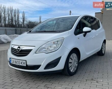 Белый Опель Мерива, объемом двигателя 1.3 л и пробегом 257 тыс. км за 5700 $, фото 1 на Automoto.ua