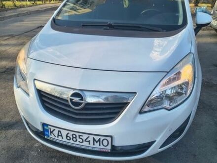 Белый Опель Мерива, объемом двигателя 1.69 л и пробегом 185 тыс. км за 6200 $, фото 1 на Automoto.ua