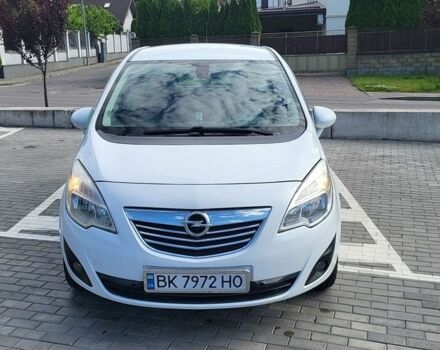 Белый Опель Мерива, объемом двигателя 1.4 л и пробегом 202 тыс. км за 6700 $, фото 1 на Automoto.ua