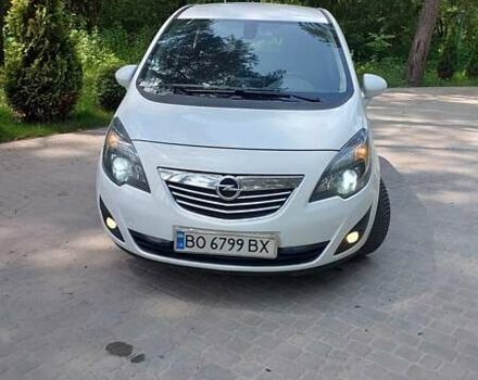 Белый Опель Мерива, объемом двигателя 1.69 л и пробегом 283 тыс. км за 7900 $, фото 1 на Automoto.ua