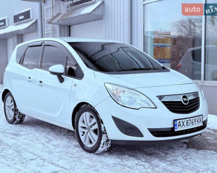 Белый Опель Мерива, объемом двигателя 1.7 л и пробегом 245 тыс. км за 6650 $, фото 1 на Automoto.ua