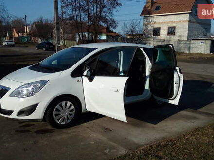 Білий Опель Меріва, об'ємом двигуна 1.2 л та пробігом 192 тис. км за 7499 $, фото 1 на Automoto.ua