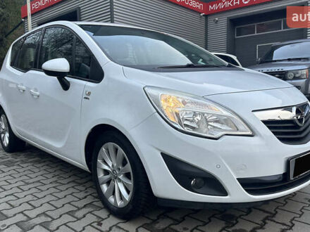 Белый Опель Мерива, объемом двигателя 1.36 л и пробегом 190 тыс. км за 7500 $, фото 1 на Automoto.ua