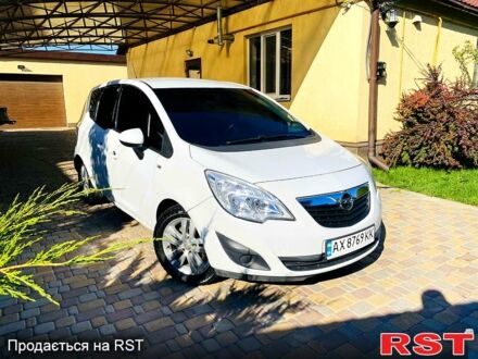 Белый Опель Мерива, объемом двигателя 1.7 л и пробегом 225 тыс. км за 6950 $, фото 1 на Automoto.ua