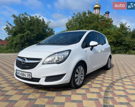 Белый Опель Мерива, объемом двигателя 1.6 л и пробегом 118 тыс. км за 7500 $, фото 1 на Automoto.ua