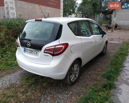 Белый Опель Мерива, объемом двигателя 1.36 л и пробегом 122 тыс. км за 8200 $, фото 1 на Automoto.ua