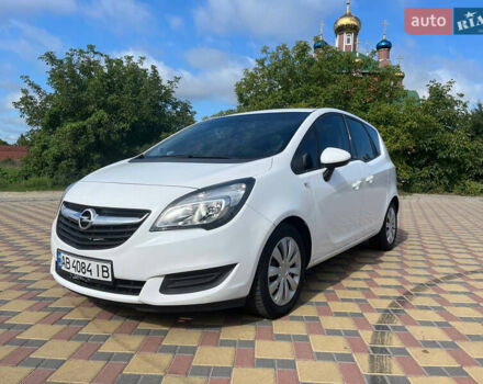 Белый Опель Мерива, объемом двигателя 1.6 л и пробегом 118 тыс. км за 7900 $, фото 1 на Automoto.ua
