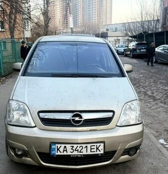 Бежевый Опель Мерива, объемом двигателя 1.6 л и пробегом 250 тыс. км за 4300 $, фото 1 на Automoto.ua