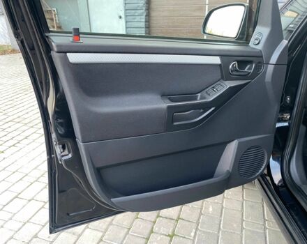 Черный Опель Мерива, объемом двигателя 1.8 л и пробегом 260 тыс. км за 5800 $, фото 18 на Automoto.ua