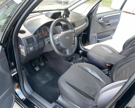 Черный Опель Мерива, объемом двигателя 1.8 л и пробегом 260 тыс. км за 5800 $, фото 10 на Automoto.ua