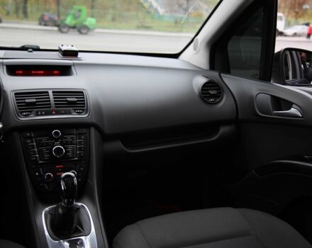 Черный Опель Мерива, объемом двигателя 1.4 л и пробегом 233 тыс. км за 5600 $, фото 12 на Automoto.ua