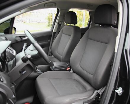 Черный Опель Мерива, объемом двигателя 1.4 л и пробегом 233 тыс. км за 5600 $, фото 6 на Automoto.ua