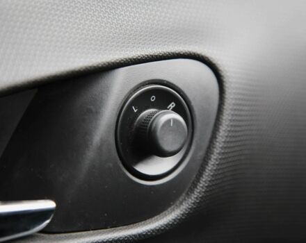 Черный Опель Мерива, объемом двигателя 1.4 л и пробегом 233 тыс. км за 5600 $, фото 22 на Automoto.ua