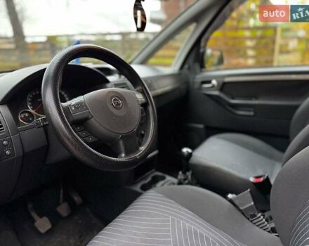 Черный Опель Мерива, объемом двигателя 1.6 л и пробегом 262 тыс. км за 4740 $, фото 23 на Automoto.ua