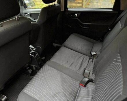 Черный Опель Мерива, объемом двигателя 1.6 л и пробегом 262 тыс. км за 4740 $, фото 18 на Automoto.ua