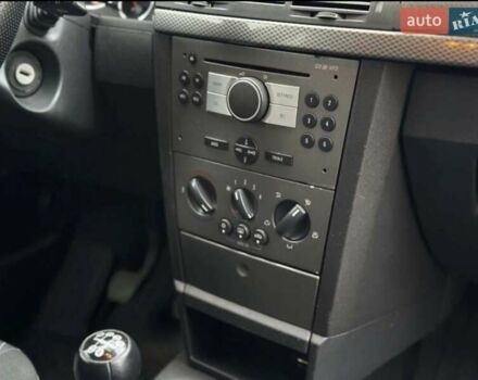 Черный Опель Мерива, объемом двигателя 1.6 л и пробегом 262 тыс. км за 4100 $, фото 14 на Automoto.ua