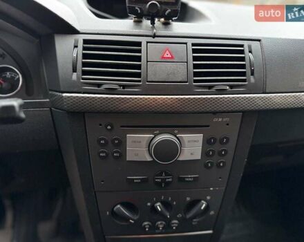 Черный Опель Мерива, объемом двигателя 1.6 л и пробегом 262 тыс. км за 4740 $, фото 30 на Automoto.ua