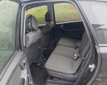 Черный Опель Мерива, объемом двигателя 1.6 л и пробегом 204 тыс. км за 3800 $, фото 4 на Automoto.ua