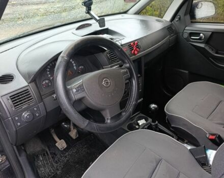 Черный Опель Мерива, объемом двигателя 1.6 л и пробегом 204 тыс. км за 3800 $, фото 3 на Automoto.ua