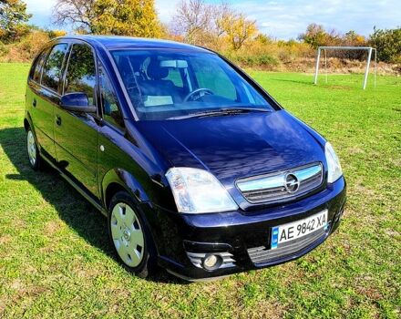 Черный Опель Мерива, объемом двигателя 1.4 л и пробегом 184 тыс. км за 5000 $, фото 2 на Automoto.ua