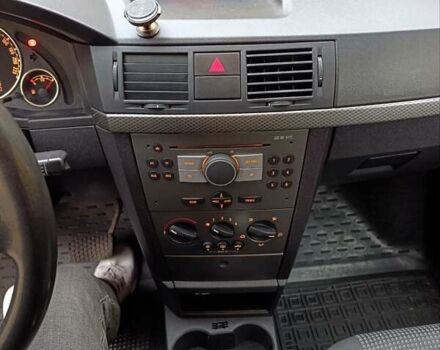 Черный Опель Мерива, объемом двигателя 1.6 л и пробегом 150 тыс. км за 5400 $, фото 17 на Automoto.ua