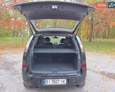Черный Опель Мерива, объемом двигателя 1.6 л и пробегом 150 тыс. км за 5400 $, фото 13 на Automoto.ua