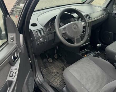 Черный Опель Мерива, объемом двигателя 1.6 л и пробегом 149 тыс. км за 4150 $, фото 16 на Automoto.ua