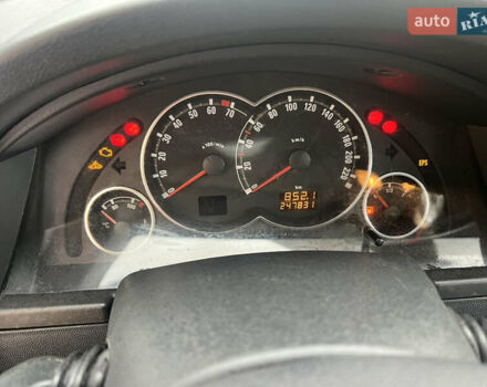 Чорний Опель Меріва, об'ємом двигуна 1.6 л та пробігом 247 тис. км за 3290 $, фото 15 на Automoto.ua