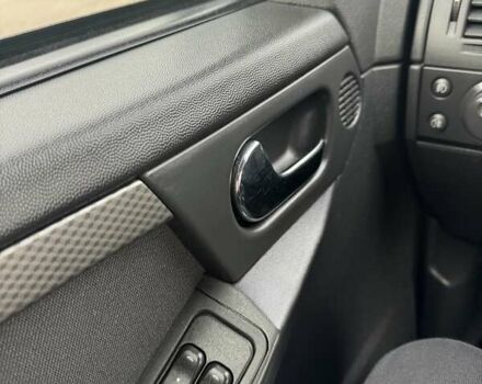 Черный Опель Мерива, объемом двигателя 1.6 л и пробегом 149 тыс. км за 4500 $, фото 11 на Automoto.ua