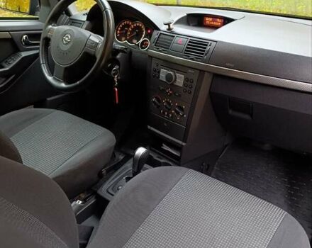 Черный Опель Мерива, объемом двигателя 1.6 л и пробегом 150 тыс. км за 5400 $, фото 16 на Automoto.ua