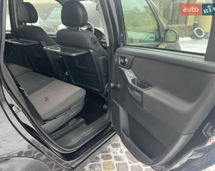 Чорний Опель Меріва, об'ємом двигуна 1.6 л та пробігом 247 тис. км за 3290 $, фото 32 на Automoto.ua