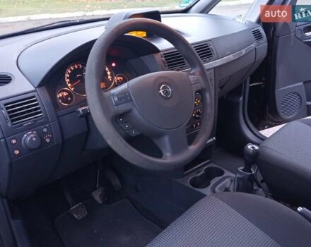 Черный Опель Мерива, объемом двигателя 1.6 л и пробегом 177 тыс. км за 4899 $, фото 12 на Automoto.ua