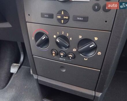 Черный Опель Мерива, объемом двигателя 1.6 л и пробегом 177 тыс. км за 4899 $, фото 21 на Automoto.ua