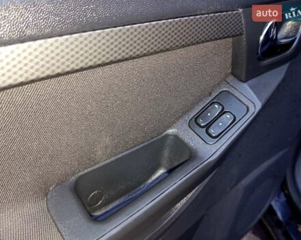 Черный Опель Мерива, объемом двигателя 1.6 л и пробегом 177 тыс. км за 4899 $, фото 13 на Automoto.ua