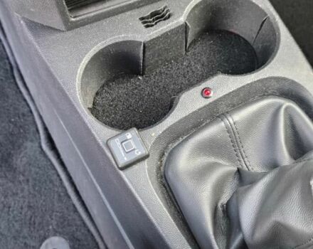 Черный Опель Мерива, объемом двигателя 1.6 л и пробегом 215 тыс. км за 1899 $, фото 12 на Automoto.ua