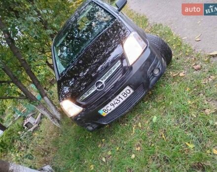 Черный Опель Мерива, объемом двигателя 1.6 л и пробегом 145 тыс. км за 2350 $, фото 2 на Automoto.ua