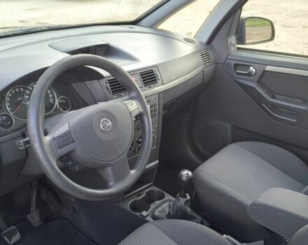 Черный Опель Мерива, объемом двигателя 1.6 л и пробегом 215 тыс. км за 1899 $, фото 5 на Automoto.ua