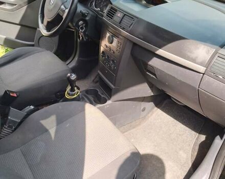 Черный Опель Мерива, объемом двигателя 1.36 л и пробегом 160 тыс. км за 3800 $, фото 10 на Automoto.ua