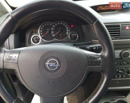 Черный Опель Мерива, объемом двигателя 1.36 л и пробегом 160 тыс. км за 3800 $, фото 5 на Automoto.ua
