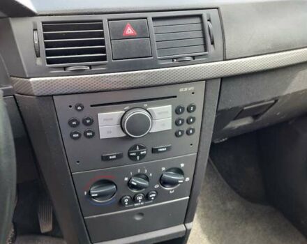 Черный Опель Мерива, объемом двигателя 1.36 л и пробегом 160 тыс. км за 3800 $, фото 6 на Automoto.ua