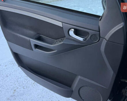 Черный Опель Мерива, объемом двигателя 1.6 л и пробегом 150 тыс. км за 5750 $, фото 25 на Automoto.ua